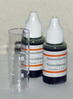 Wasserhärte-Meßbesteck.